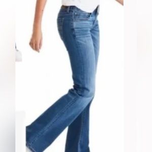 Ladies American eagle “favorite boyfriend stretch” blue jeans size 10